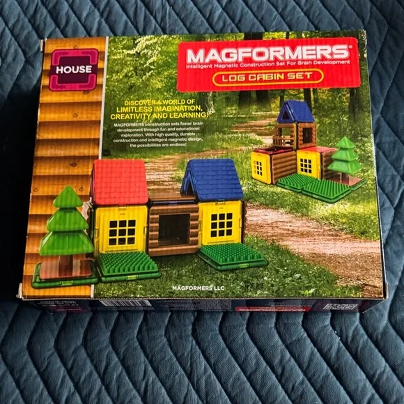 Magformers Log Cabin Building Set - Vibrant Magnetic Blocks - Picture 3 of 3